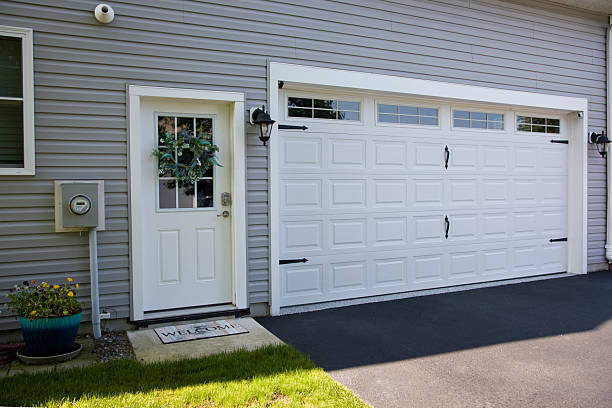 24/7 Emergency Garage Door Panel Replacement experts in Hampden-Sydney, VA